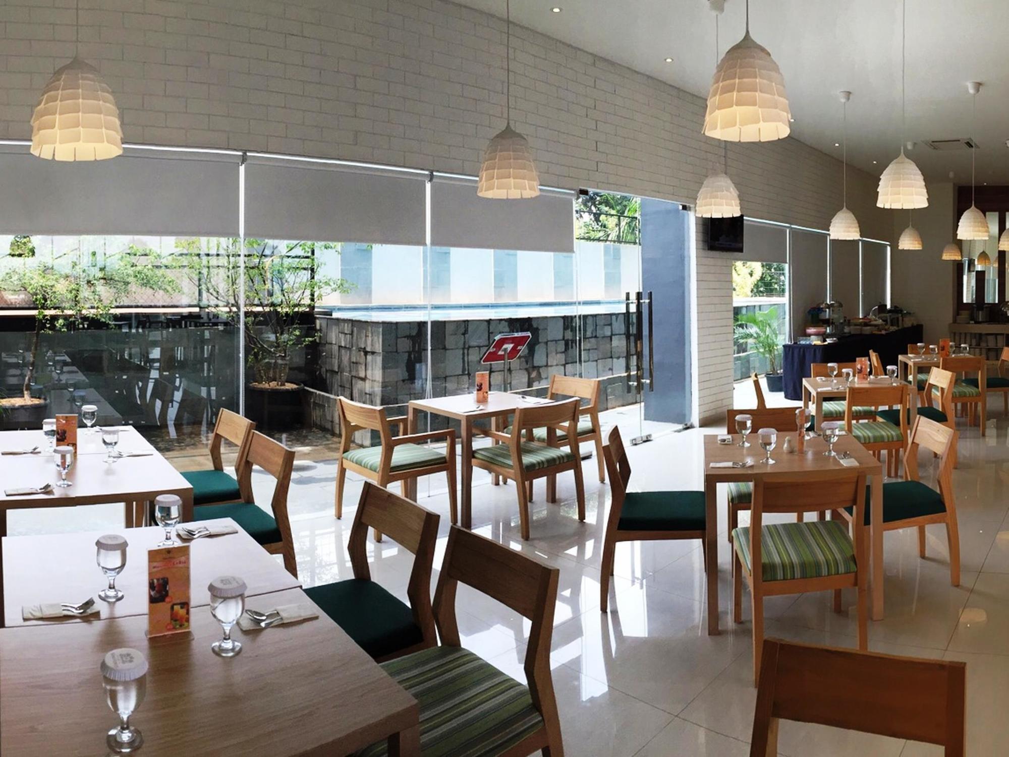 Agria Hotel Bogor Kültér fotó