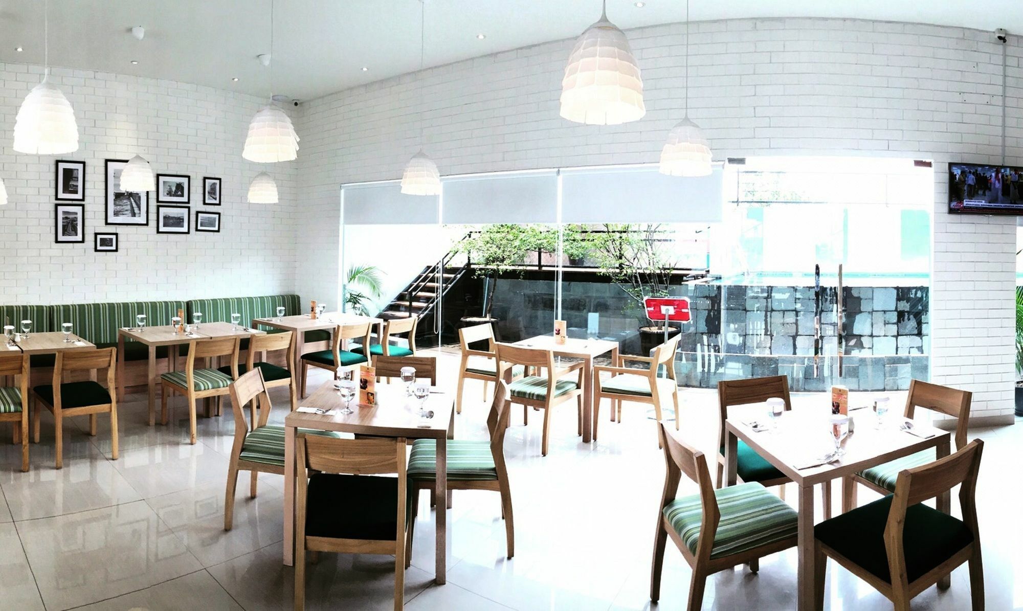 Agria Hotel Bogor Kültér fotó